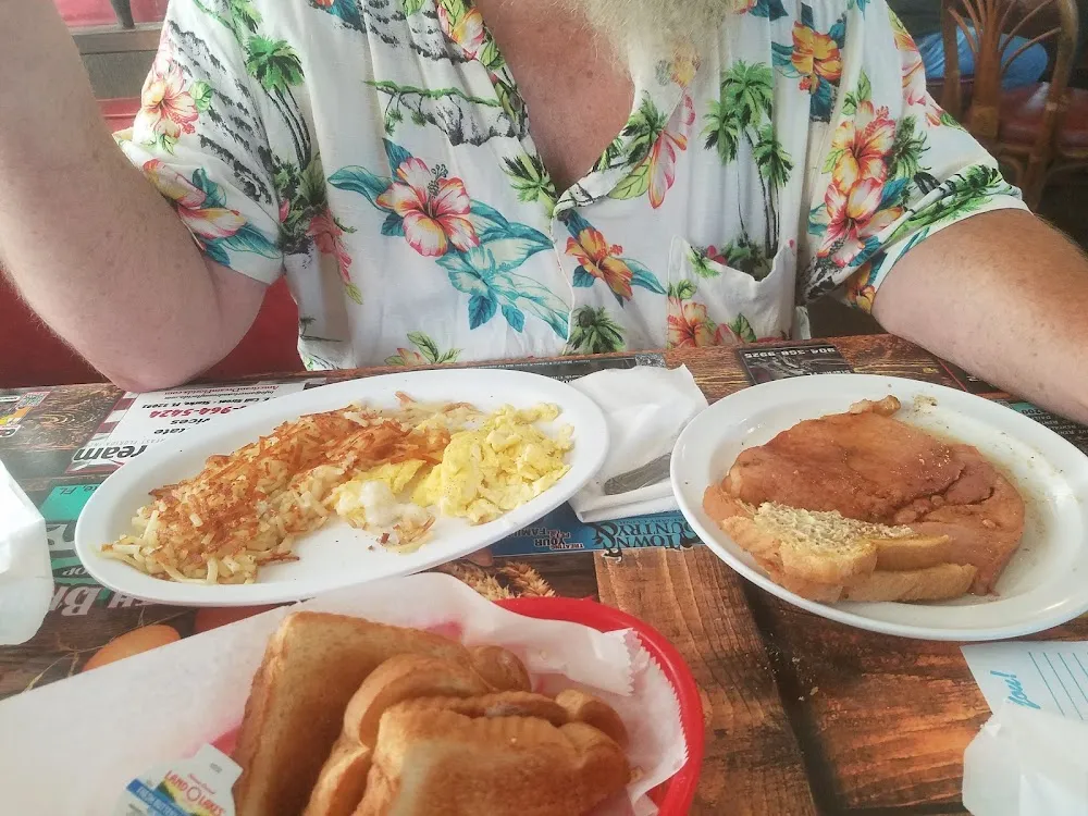2 Eggs Hashbrowns Ham & Toast